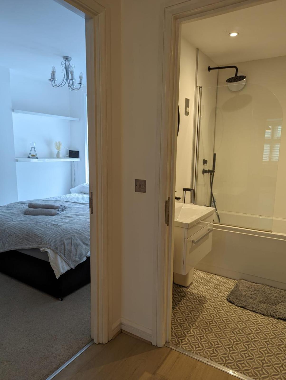 2-Bed Apartment Heart Of Cardiff Extérieur photo