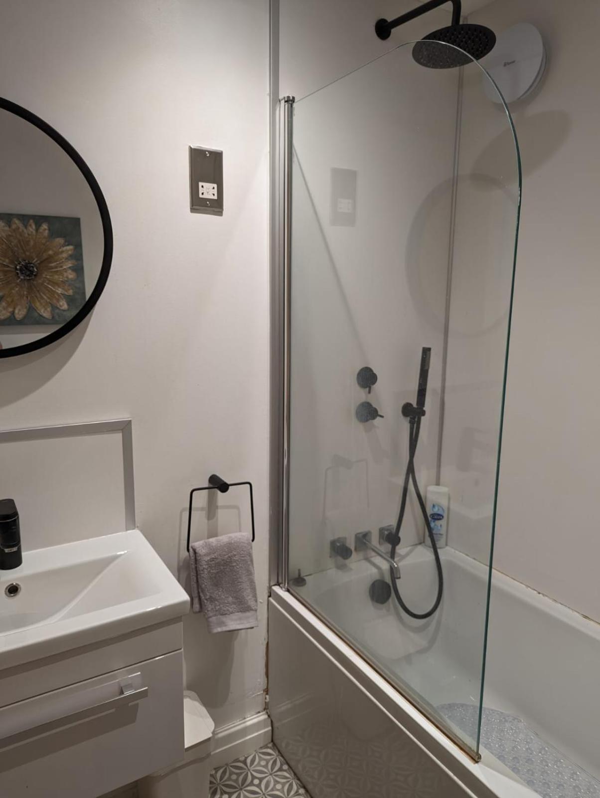 2-Bed Apartment Heart Of Cardiff Extérieur photo